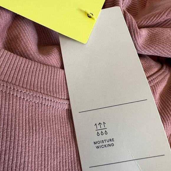 All in Motion Women's Tan Seamless Long Sleeve Crop Top - Size XXL - NWT - Picture 4 of 10